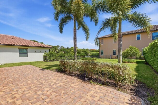 Building Photo - 11760 Bayview Cir