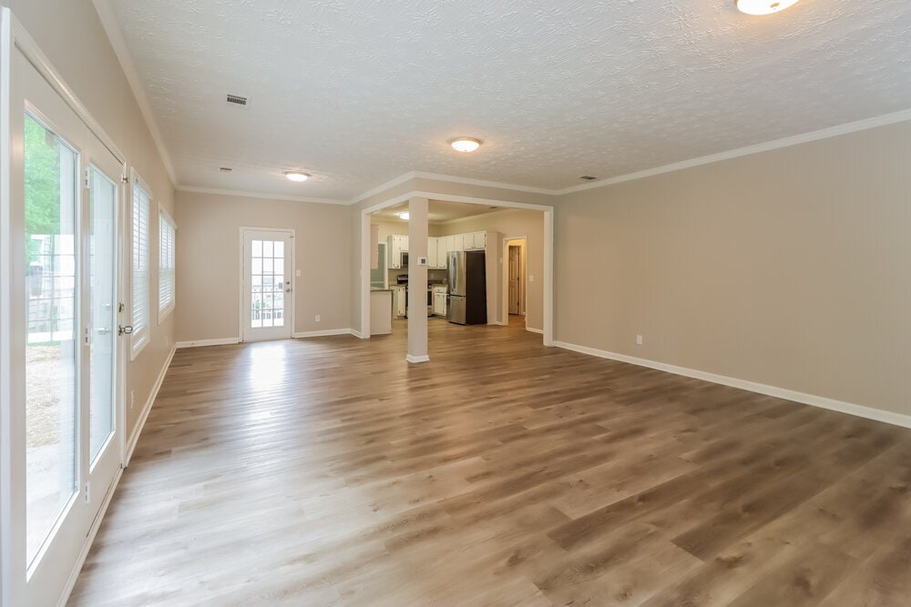 Building Photo - 220 Chesterfield Ct