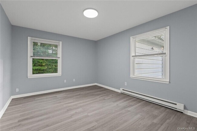 Building Photo - 500 NY-299