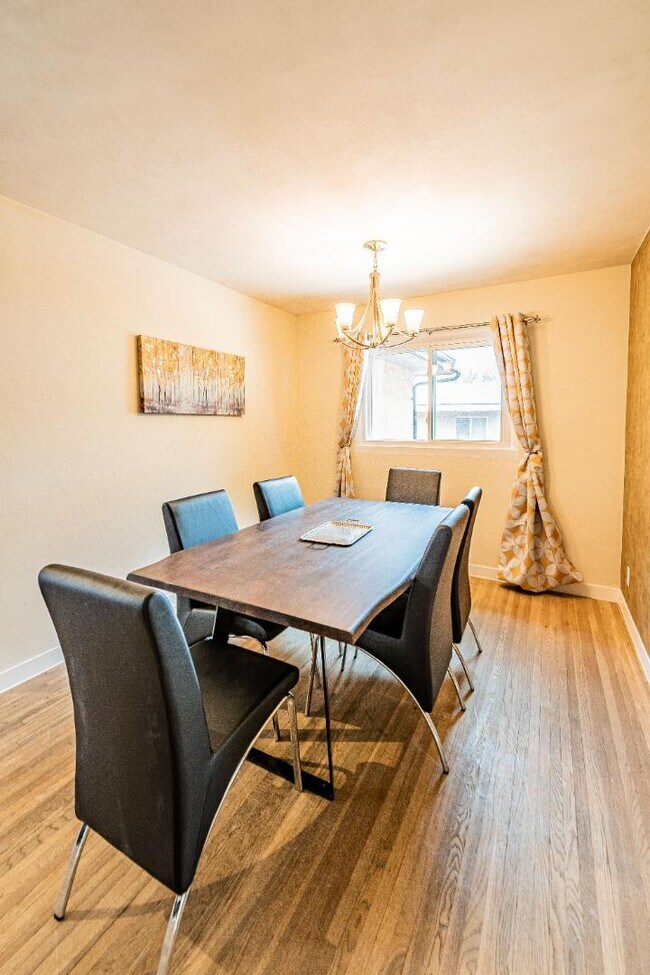 Building Photo - 444 Sierra Dr SE