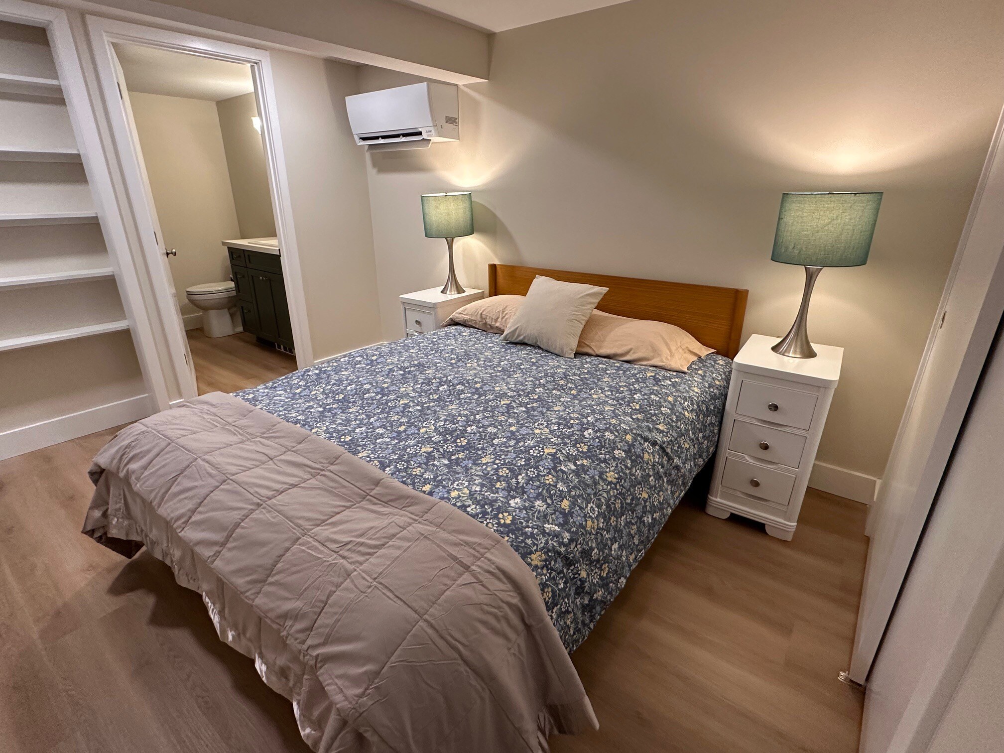 Building Photo - 2412 Columbia St SW