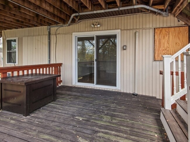 Building Photo - 38 Hilda St