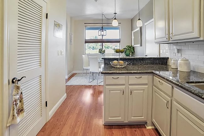 Building Photo - APT C