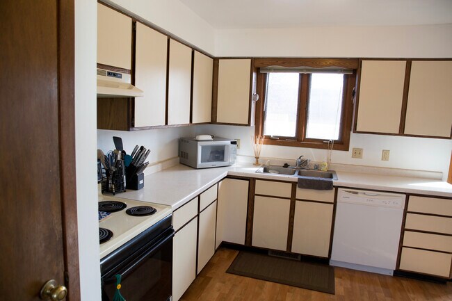 Building Photo - 1317 S Thompson Dr