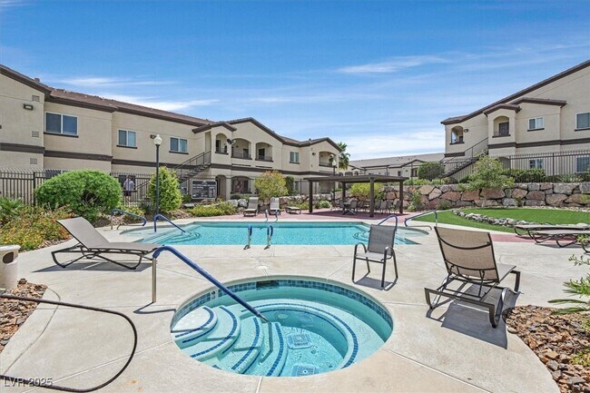 Building Photo - 2291 W Horizon Ridge Pkwy