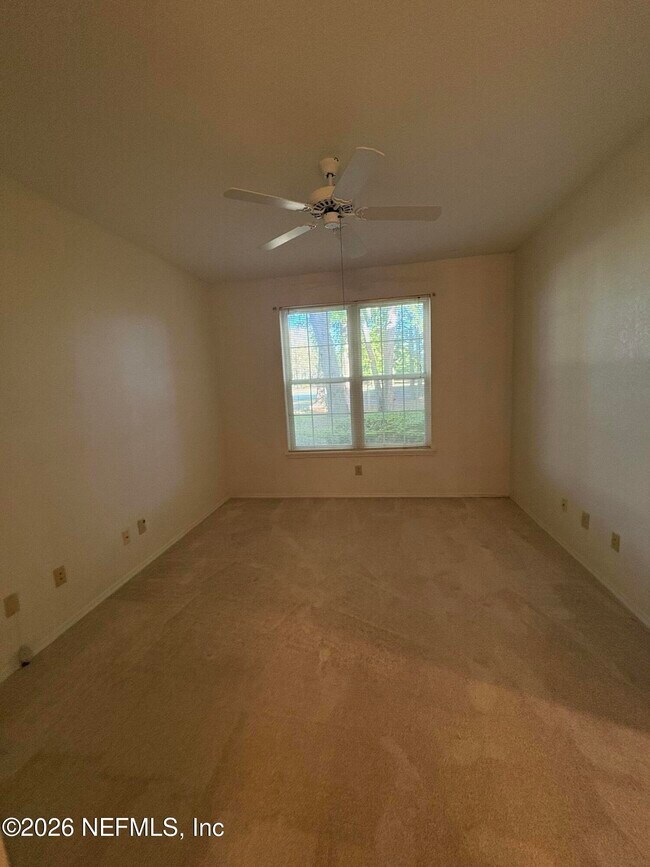 Building Photo - 13810 Sutton Park Dr N