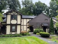 Building Photo - 2 Derby Ct