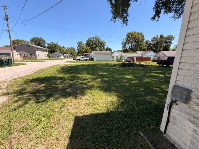 Building Photo - 2020 N Glenwood Ave