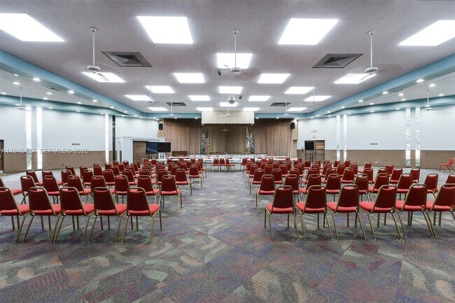 Building Photo - 6350 NW 62nd St