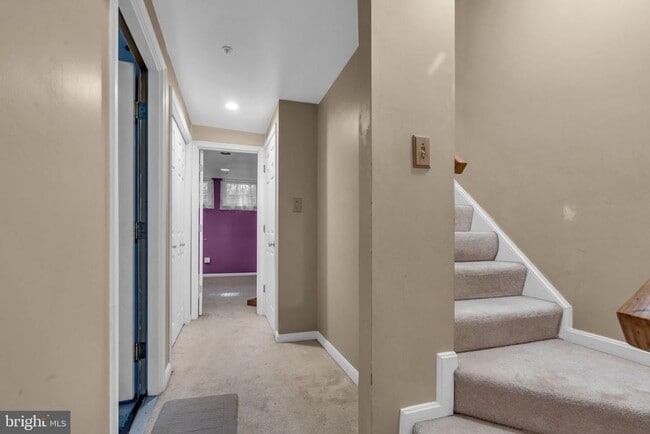 Building Photo - 9354 Sombersby Ct