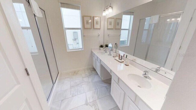 Building Photo - 3810 Oakville Ave