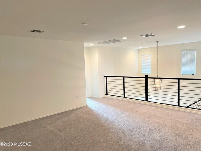 Building Photo - 9450 N Andrina Dr