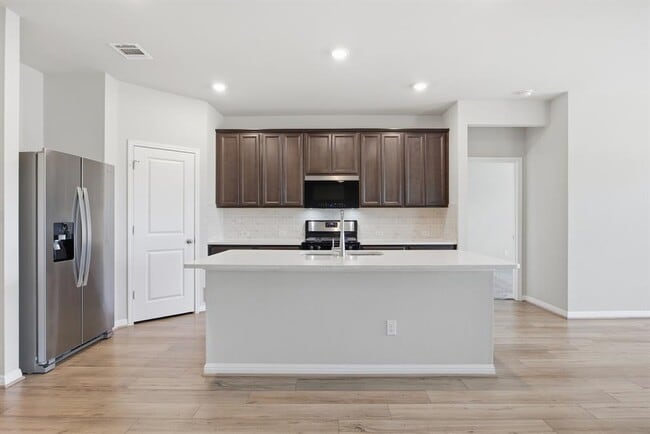 Building Photo - 809 Russet Rock Dr