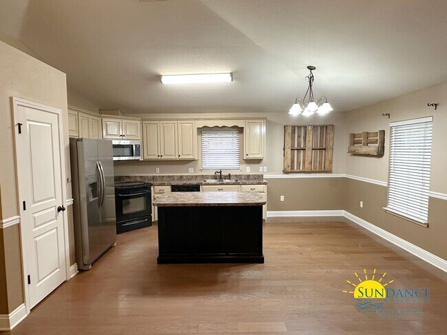 Building Photo - Beautiful 3 Bedroom Home in Milton!