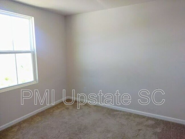 Building Photo - 236 Lily Park Way