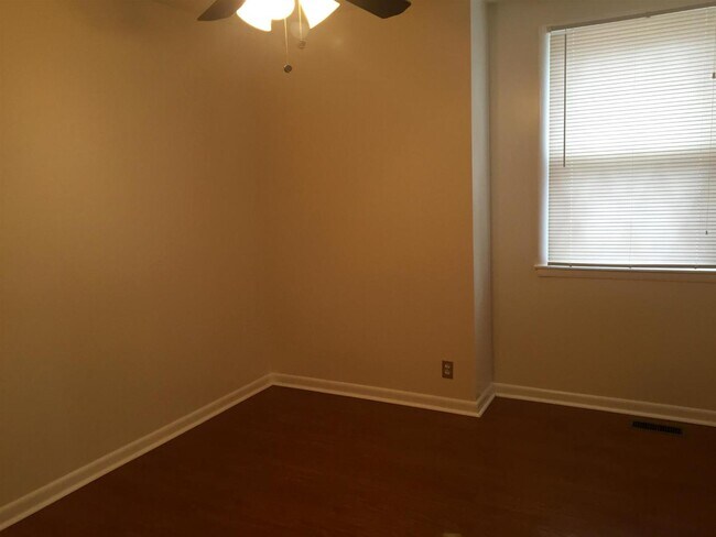 Building Photo - 4717 Kalamath Dr