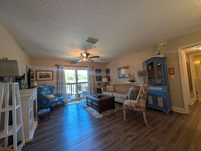 Building Photo - Fully Furnished 2-Bedroom Condo