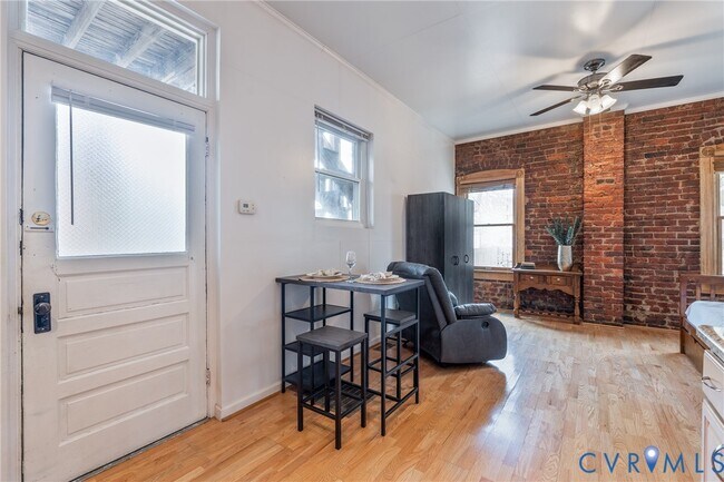 Building Photo - 1622 Grove Ave