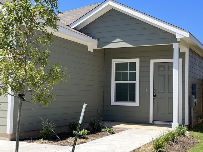 Building Photo - 312 Freshwater Dr