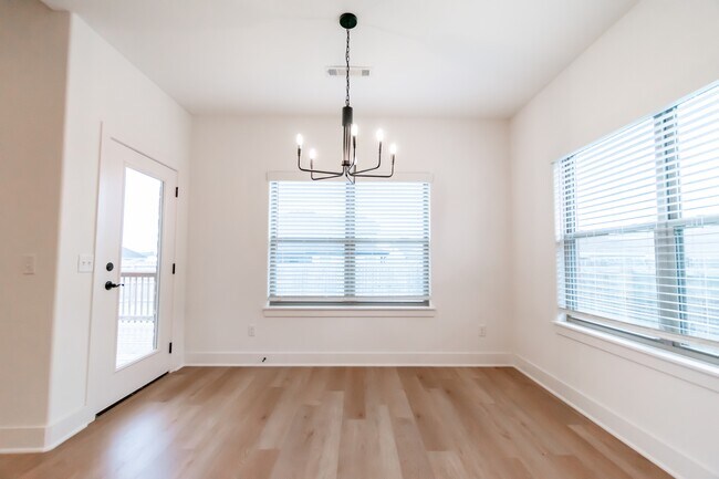 Building Photo - 535 Wagon Wheel Ave