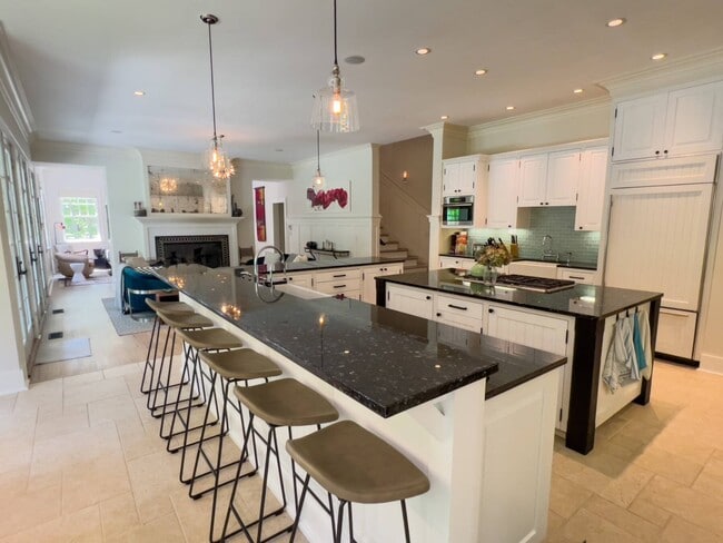 Building Photo - 118 Water Mill Towd Rd