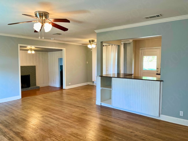 Building Photo - 1041 Ivy Ln