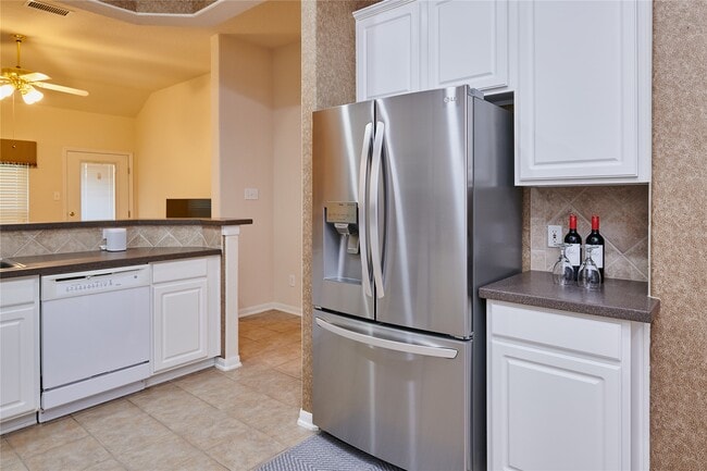 Building Photo - 22 W Greenhill Terrace Pl