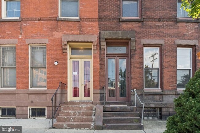 Building Photo - 1902 Fairmount Ave