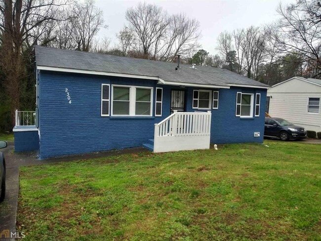 Primary Photo - 2304 Swallow Cir SE