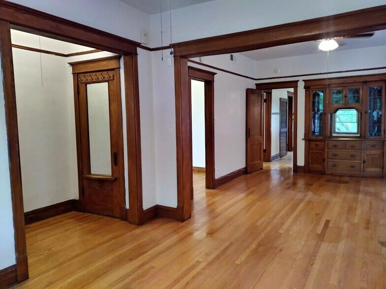Building Photo - 2417 N Central Park Ave