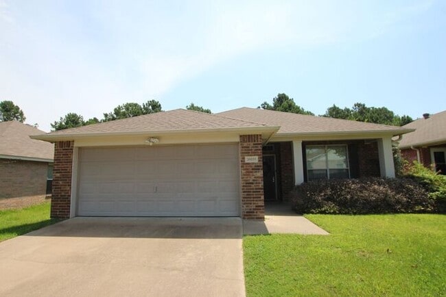 Building Photo - Tour Today! 4 bedroom 2 Bathroom in WHISD!