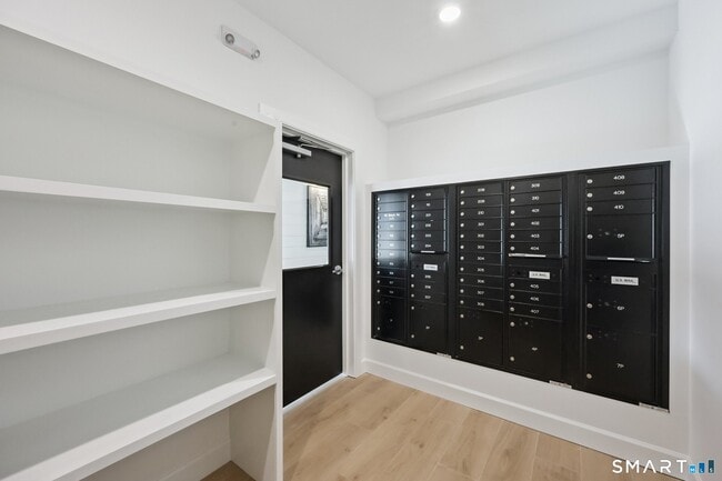 Building Photo - 131 Beach Rd