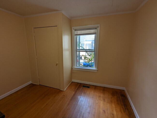 Building Photo - 33 Myrtle St