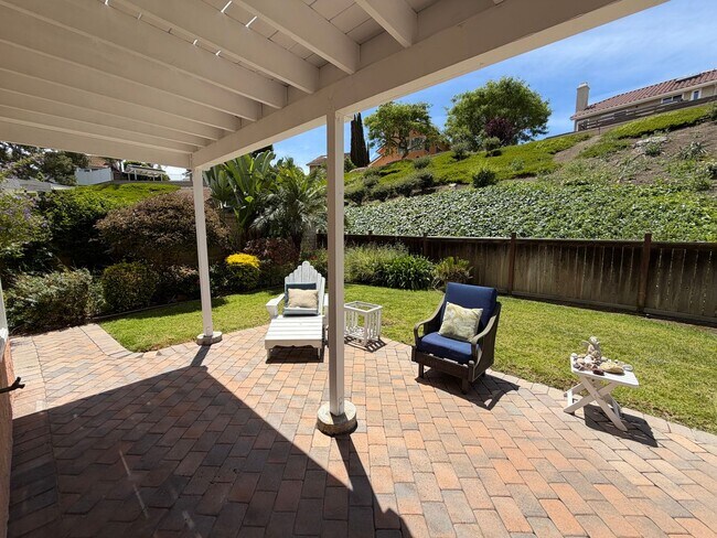 Building Photo - Beautiful 3 bed/3 bath In San Clemente