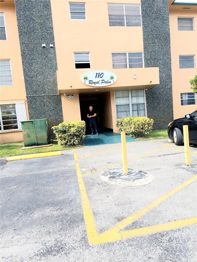 Primary Photo - 110 Royal Palm Rd