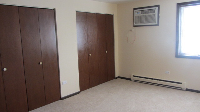 Building Photo - 2320 N Nordica Ave