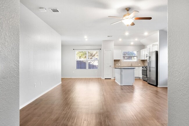 Building Photo - $300 off One Month's Rent! Charming Home with Elegant Granite Countertops and Cabinets