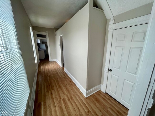 Building Photo - 316 W 29th St