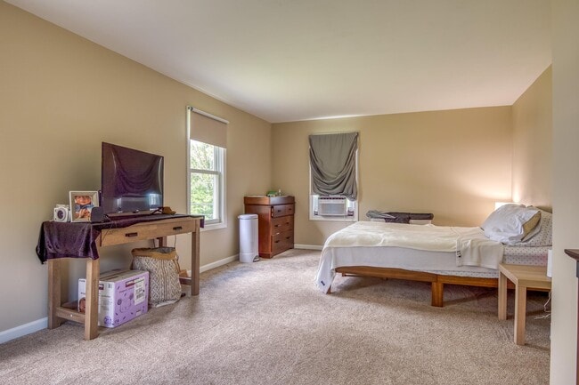 Building Photo - 770 Dalton Rd