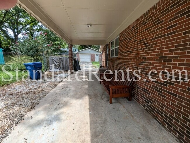 Building Photo - Ranch in Atlanta