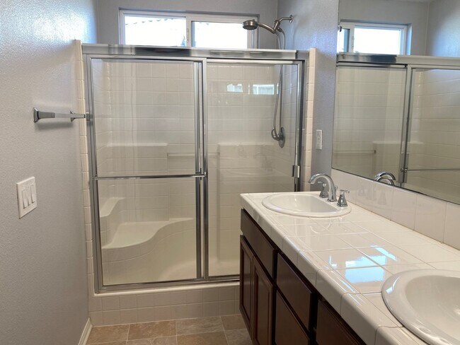 Building Photo - 289 Tiburon Dr