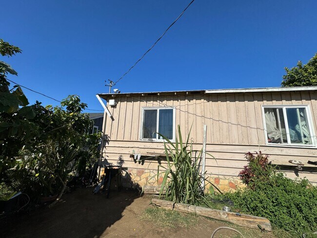 Building Photo - La Habra Duplex