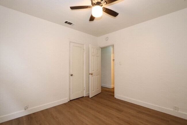 Building Photo - JV3701 RUBS