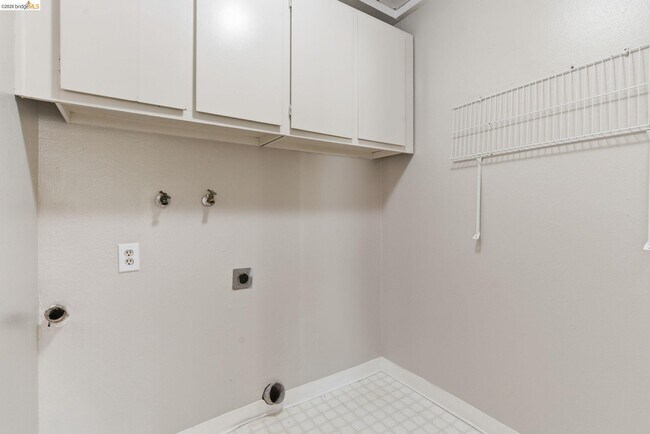 Building Photo - 1077 Bellamy Ct