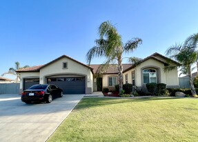 Building Photo - 13201 Solario Ln