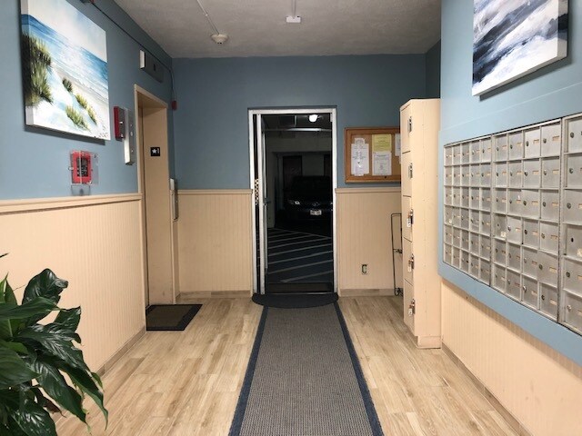 Building Photo - 350 Aoloa St