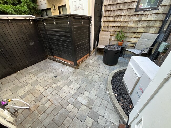 Back Patio - 492 Duboce Ave