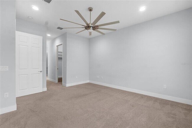 Building Photo - 2320 Symphony Cir