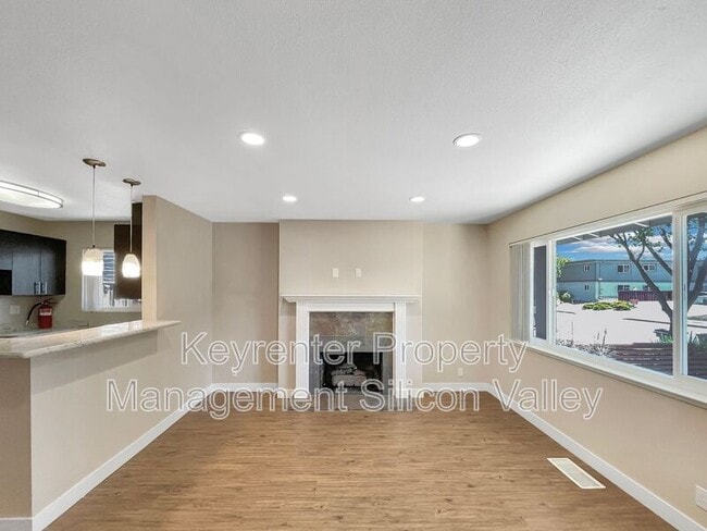 Building Photo - 139 Locksunart Way
