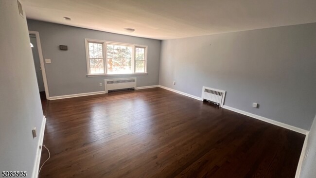 Building Photo - 116 Greenlawn Ave